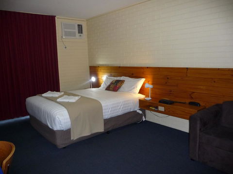 The Wine Vine Hotel - Accommodation Yamba 5