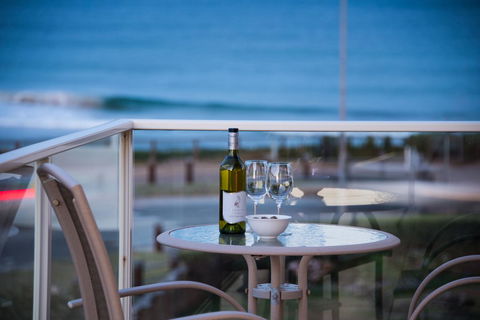 Stylish 3 Bedroom Beachview Apartment - Accommodation Yamba 3