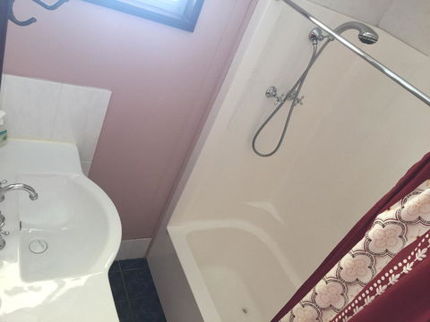 Clare Valley Cabins - Accommodation Yamba 19