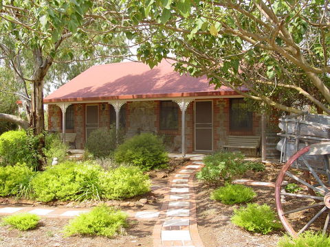 Langmeil Cottages - Accommodation Yamba 9