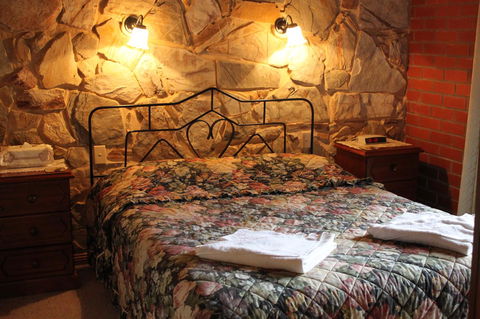 Langmeil Cottages - Accommodation Yamba 7