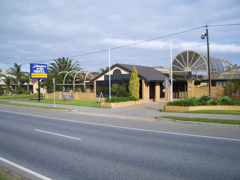 Aviators Lodge - Accommodation Yamba 1