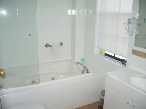 Aviators Lodge - Accommodation Yamba 4