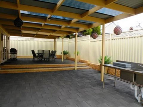 Armadale House - Kingscote - Accommodation Yamba 6