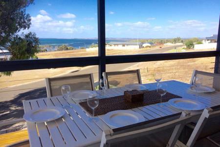 Bayview Beach House Apartment No 1 - Accommodation Yamba 1