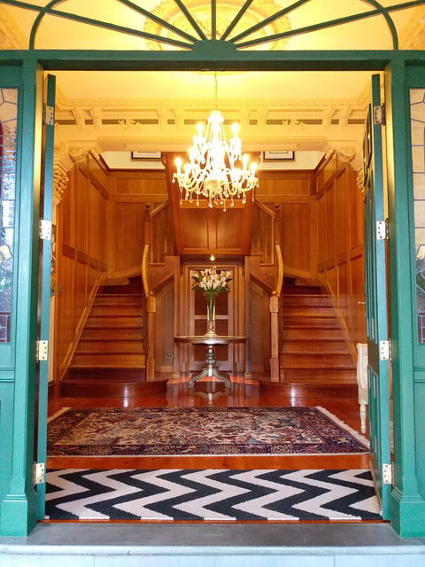 Grand Bluestone Mansion - Accommodation Yamba 2