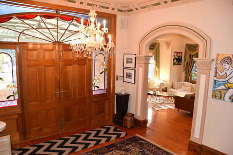 Grand Bluestone Mansion - Accommodation Yamba 3