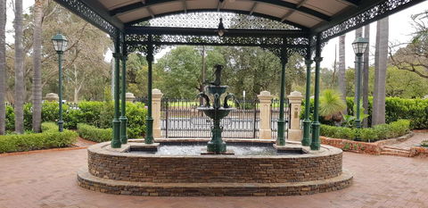 Grand Bluestone Mansion - Accommodation Yamba 22