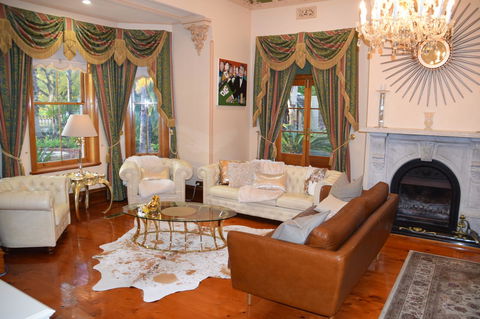 Grand Bluestone Mansion - Accommodation Yamba 4