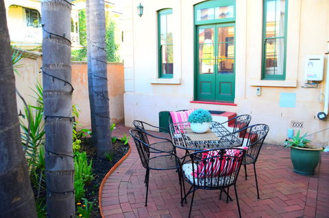 Grand Bluestone Mansion - Accommodation Yamba 16