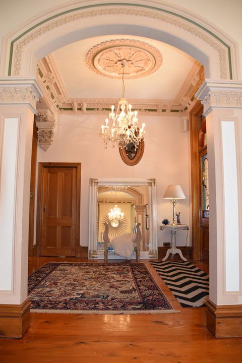Grand Bluestone Mansion - Accommodation Yamba 10