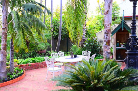 Grand Bluestone Mansion - Accommodation Yamba 18