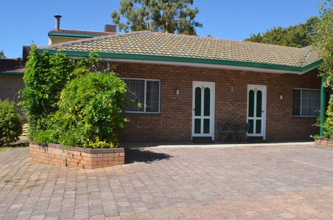 Deer Park Motor Inn Armidale - Accommodation Yamba 37