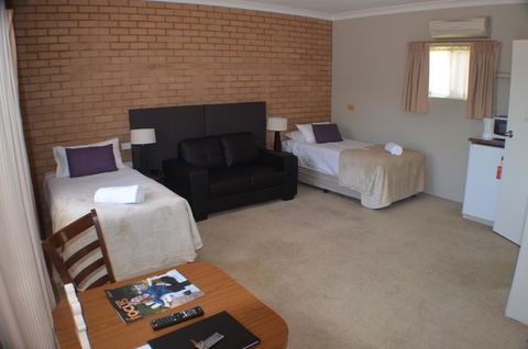 Deer Park Motor Inn Armidale - Accommodation Yamba 11