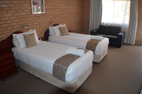 Deer Park Motor Inn Armidale - Accommodation Yamba 4