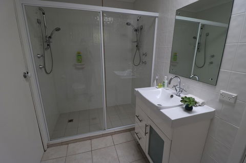 Linger Longer Vineyard - Accommodation Yamba 9