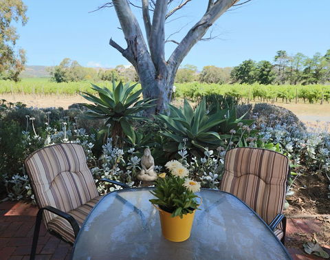 Linger Longer Vineyard - Accommodation Yamba 0