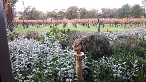 Linger Longer Vineyard - Accommodation Yamba 4