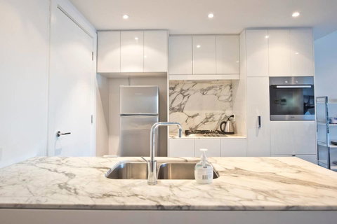Luxury City Apt With Pool, Gym, Spa, Netflix - Accommodation Yamba 18
