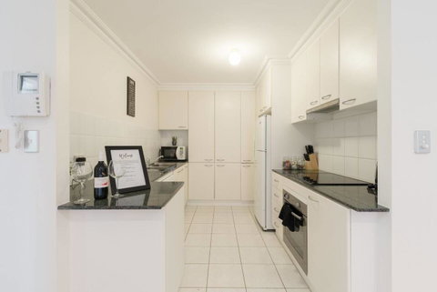 One Bedroom In Adelaideâ€™s East End FREE WIFI*Netflix*Parking - Accommodation Yamba 3