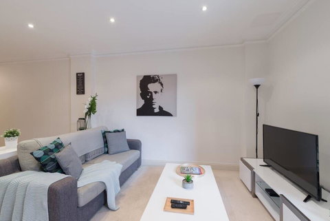 One Bedroom In Adelaideâ€™s East End FREE WIFI*Netflix*Parking - Accommodation Yamba 0