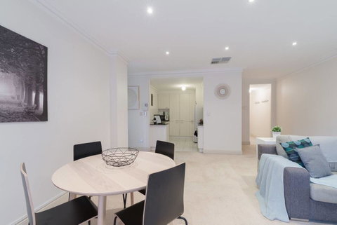 One Bedroom In Adelaideâ€™s East End FREE WIFI*Netflix*Parking - Accommodation Yamba 18