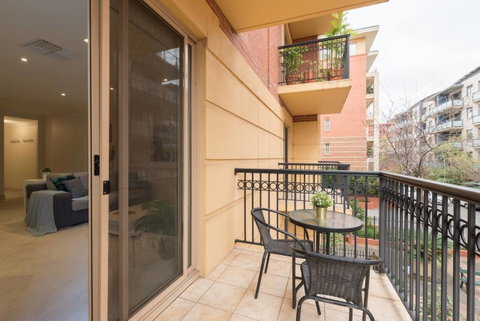 One Bedroom In Adelaideâ€™s East End FREE WIFI*Netflix*Parking - Accommodation Yamba 5