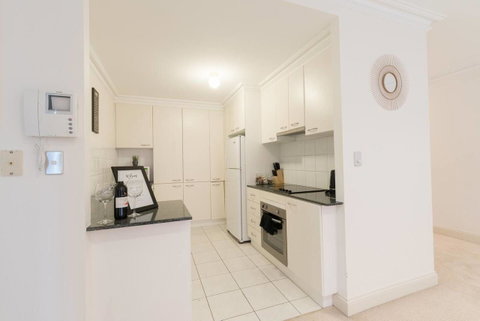 One Bedroom In Adelaideâ€™s East End FREE WIFI*Netflix*Parking - Accommodation Yamba 12