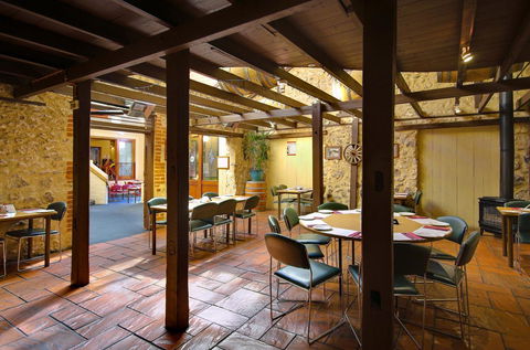 Victoria Hotel Strathalbyn - Accommodation Yamba 12
