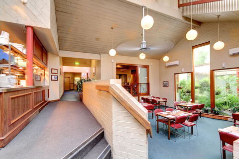 Victoria Hotel Strathalbyn - Accommodation Yamba 2