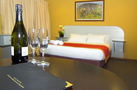 Victoria Hotel Strathalbyn - Accommodation Yamba 13