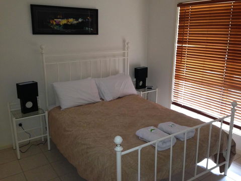 Shiraz Cottage - Accommodation Yamba 2
