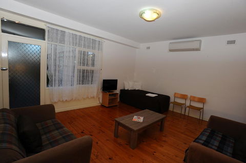 Glenelg Holiday Apartments-Ellis - Accommodation Yamba 7