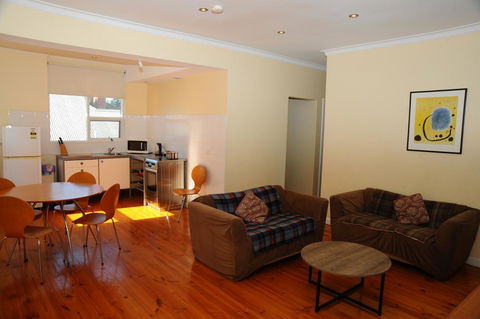 Glenelg Holiday Apartments-Ellis - Accommodation Yamba 6