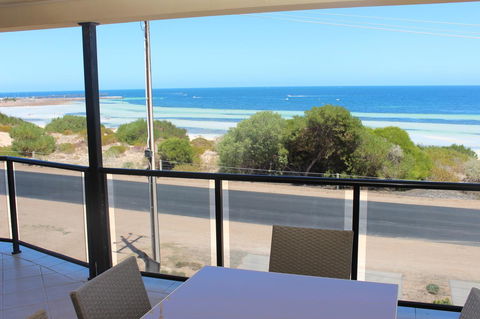 The Lighthouse - Beachfront Accommodation - Accommodation Yamba 9