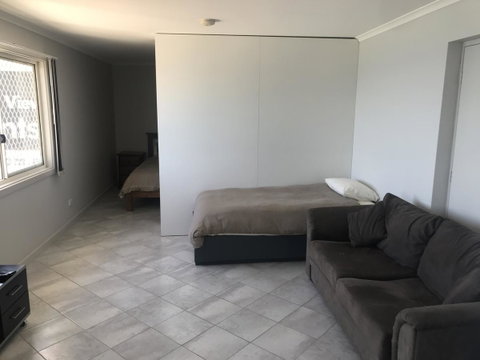 Beachside & Jetty View Apartment 6 - Captain\'s Apt - Accommodation Yamba 1