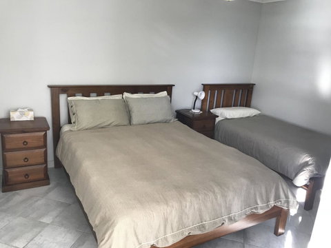 Beachside & Jetty View Apartment 6 - Captain\'s Apt - Accommodation Yamba 25