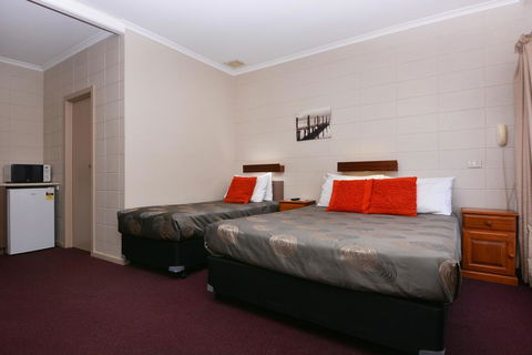 Motel Poinsettia - Accommodation Yamba 4