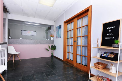 Motel Poinsettia - Accommodation Yamba 1
