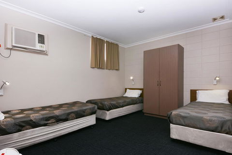 Motel Poinsettia - Accommodation Yamba 23