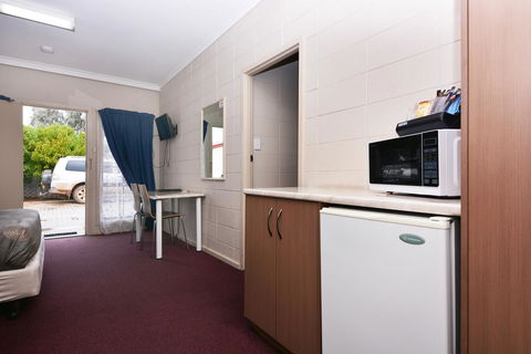 Motel Poinsettia - Accommodation Yamba 15