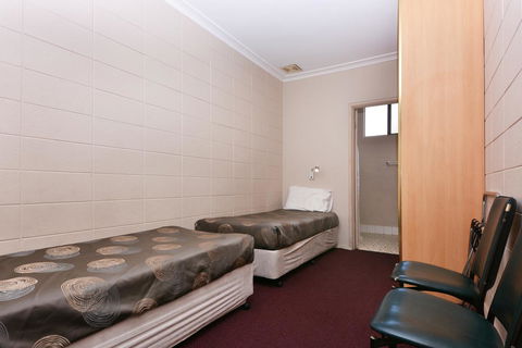 Motel Poinsettia - Accommodation Yamba 22