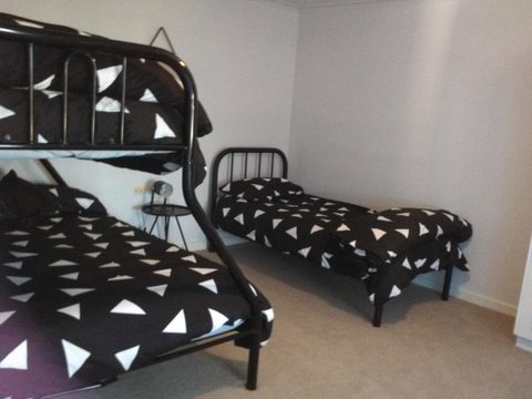 Hilltop Escape - Accommodation Yamba 15