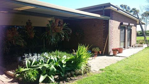 Hilltop Escape - Accommodation Yamba 10