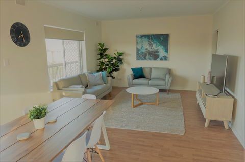 Henley Beach South, Amazing Views, Huge Private Balcony! - Accommodation Yamba 5
