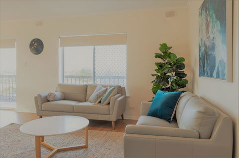 Henley Beach South, Amazing Views, Huge Private Balcony! - Accommodation Yamba 3