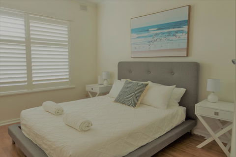 Henley Beach South, Amazing Views, Huge Private Balcony! - Accommodation Yamba 1