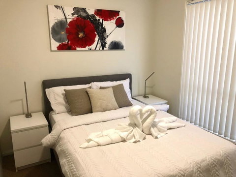 MODERN SPACIOUS 3 BR HOME - NEAR BEACH & AIRPORT - Accommodation Yamba 2