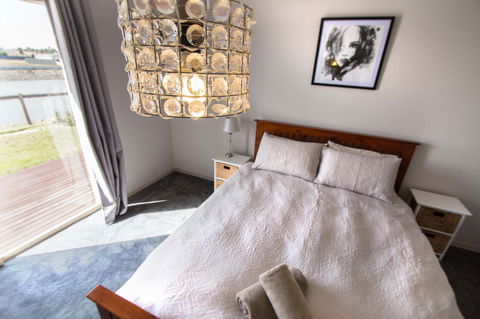 Waterfront On Jefferson, At Wellington Marina, SA - Accommodation Yamba 10