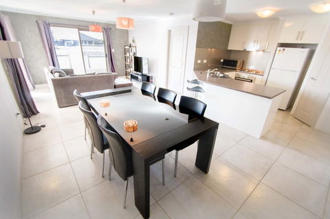 Waterfront On Jefferson, At Wellington Marina, SA - Accommodation Yamba 3